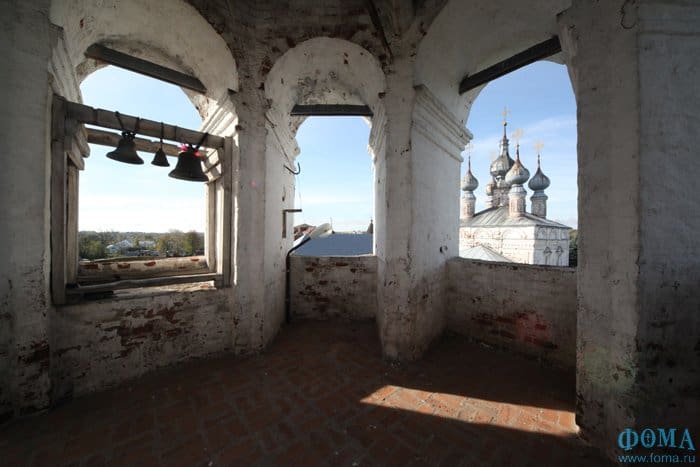 В тени большого города