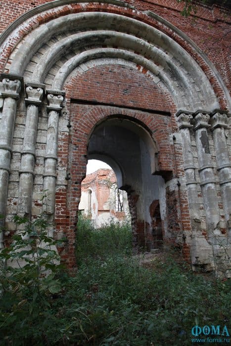 В тени большого города