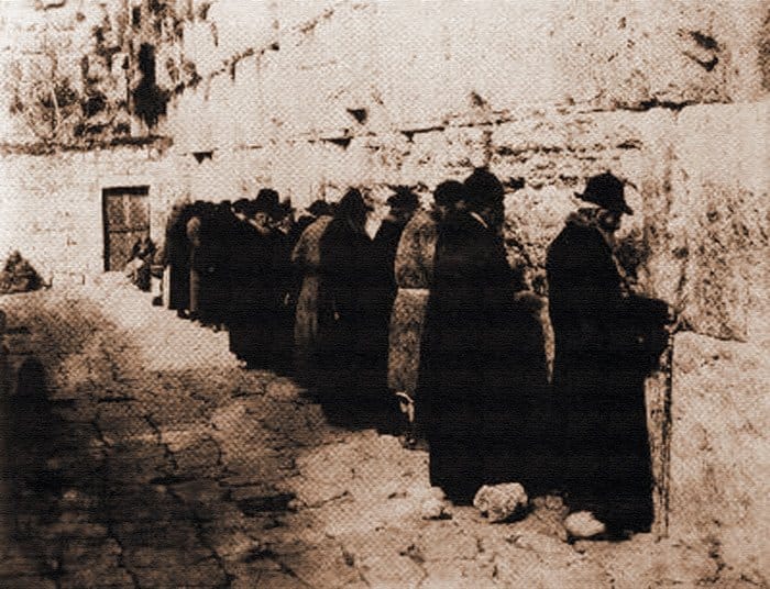 Ф. Карелли: Стена плача, ок. 1875, фото с сайта журнала израильской культуры "Ариэль"