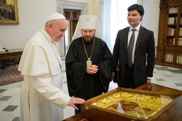 Митрополит Волоколамский Иларион встретился с Папой Римским Франциском I