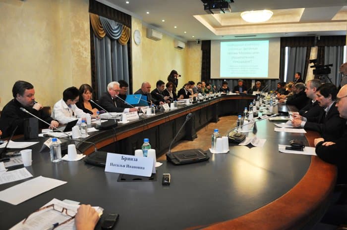 Новые храмы Москвы: Быть или не быть?