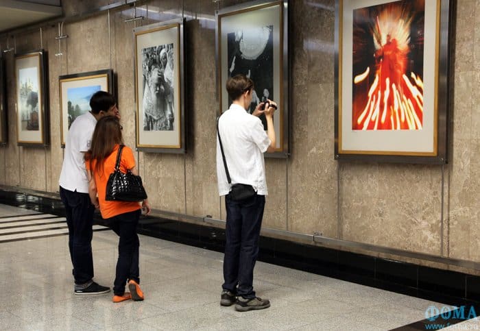 В столичном метро открылась фотовыставка «Два Крещения Руси»